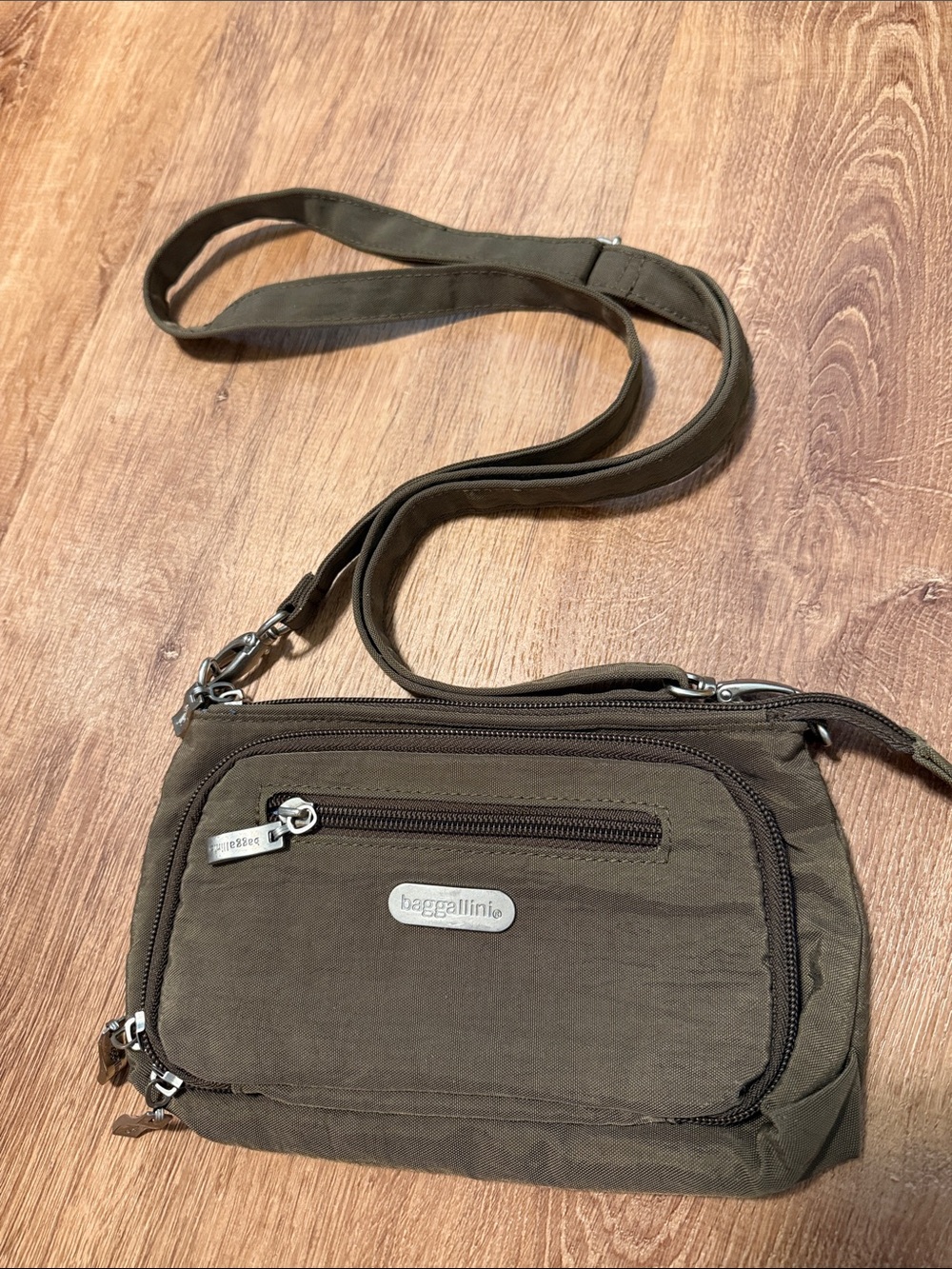 Baggallini Crossbody Wallet Bag